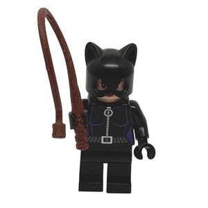 LEGO DC Super Heroes Catwoman Minifigure Batman Purple Black Suit with Whip